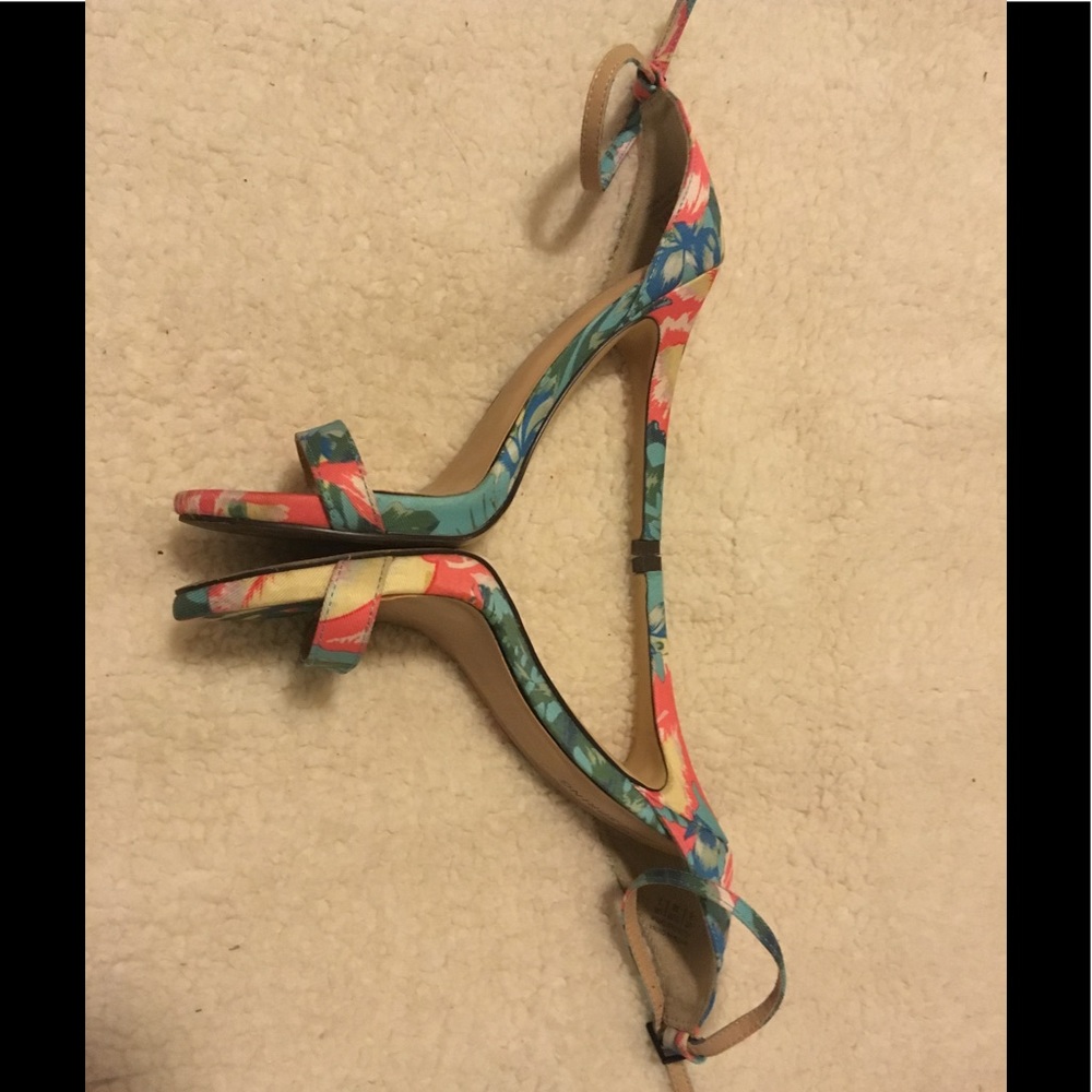 Call it spring floral heels - Picture 3 of 6